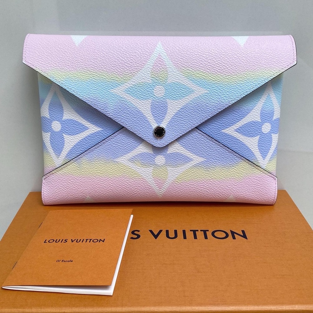 ❌SOLD!❌ ⭐️ Louis Vuitton Escale Large Kirigami! ⭐️